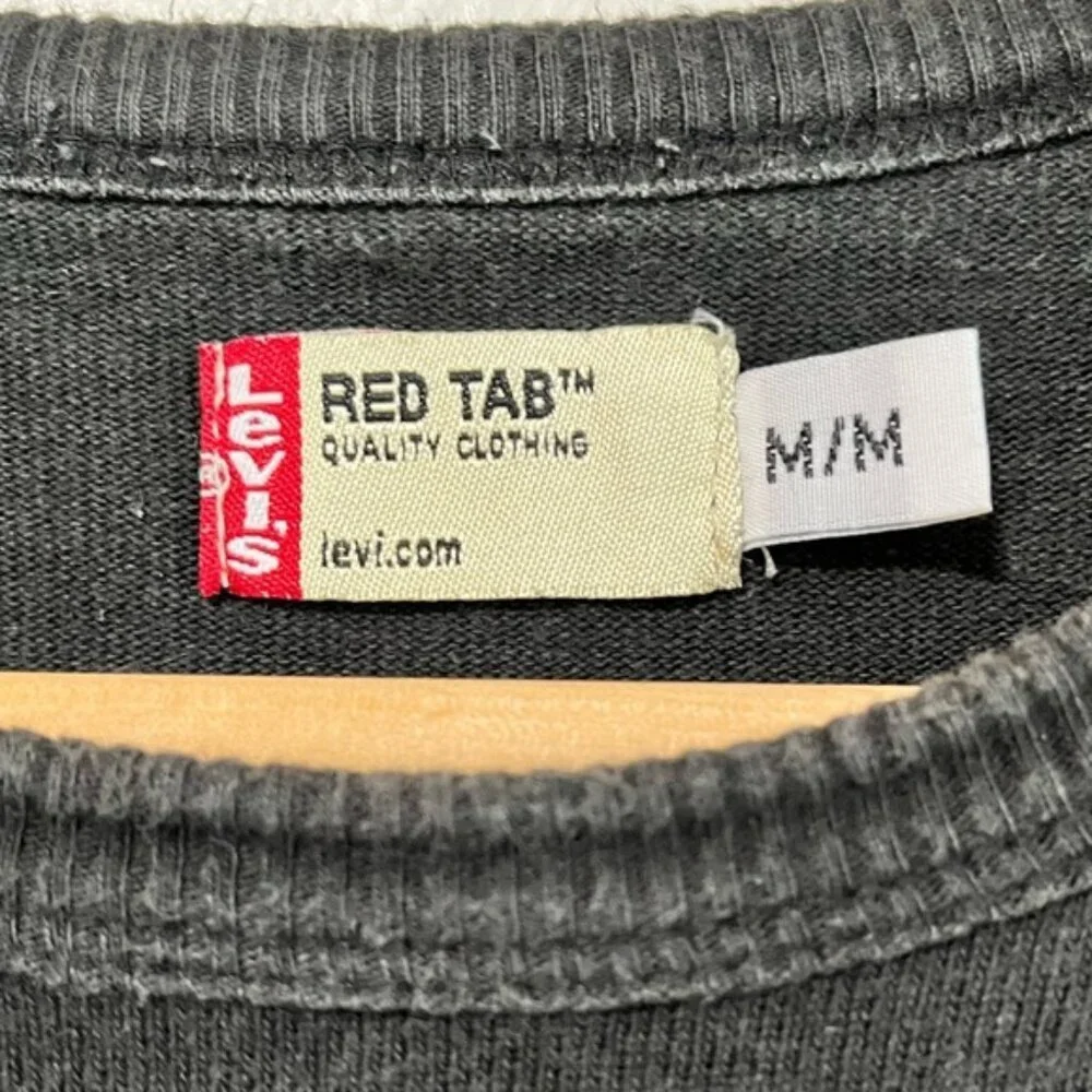 Levi’s Red Tab Men’s Black Long Sleeve Graphic Sweatshirt - Size M